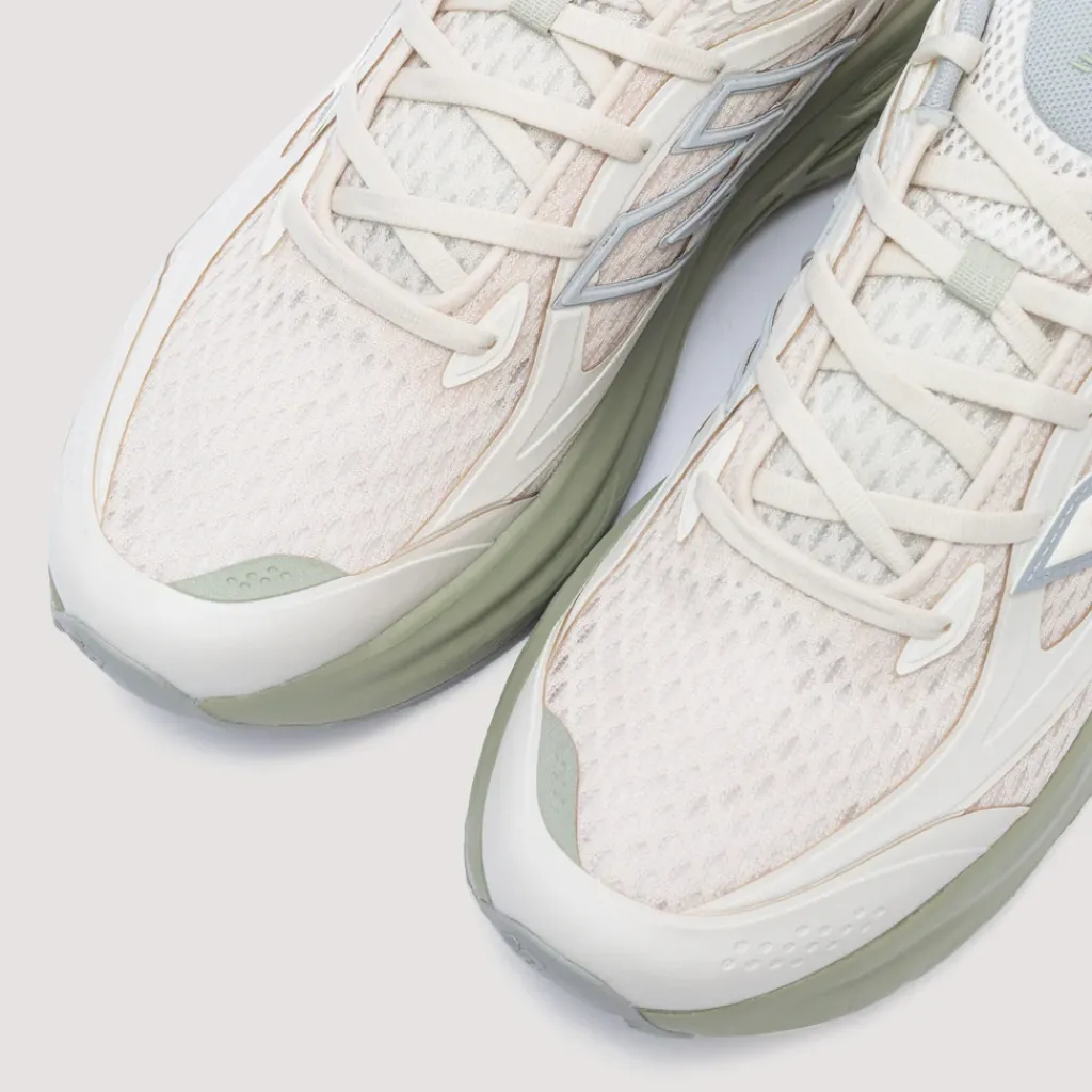 Footwear|New Balance UTRNWA - Linen/Olivine